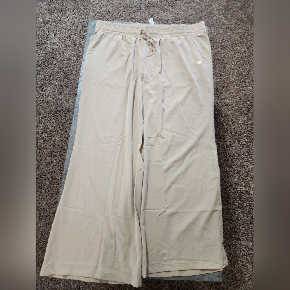 NWT baleaf sweatpants